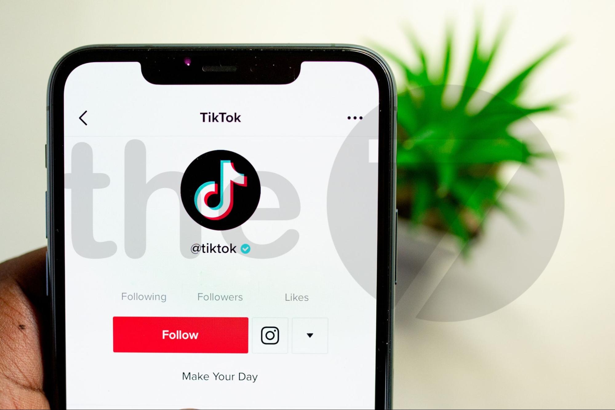 TikTok là nền tảng mạng xã hội cho phép người dùng tạo và chia sẻ video