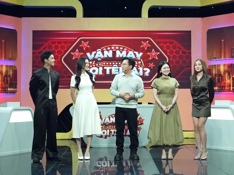 Á hậu Hạnh Nguyên và hành trình chinh phục giải thưởng