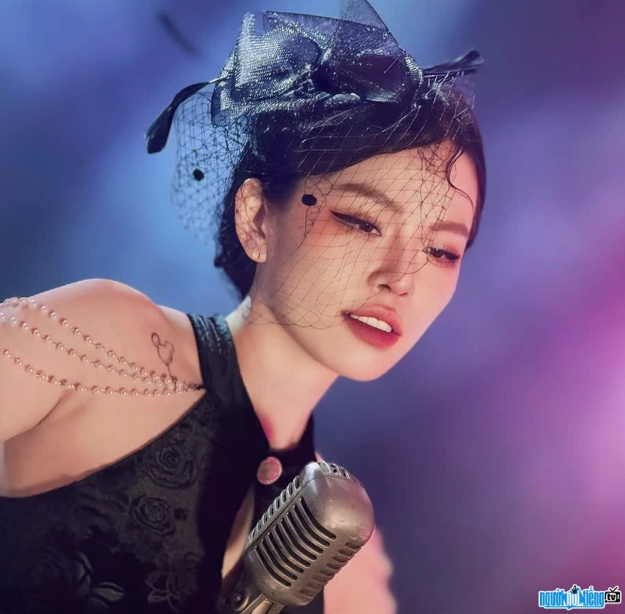Ảnh chân dung Tuệ Ny