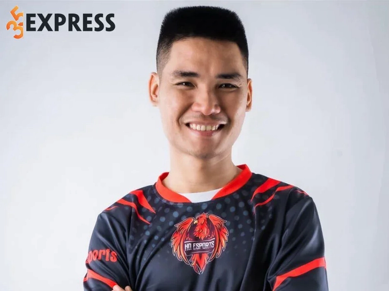 Bác Gấu - streamer Free Fire