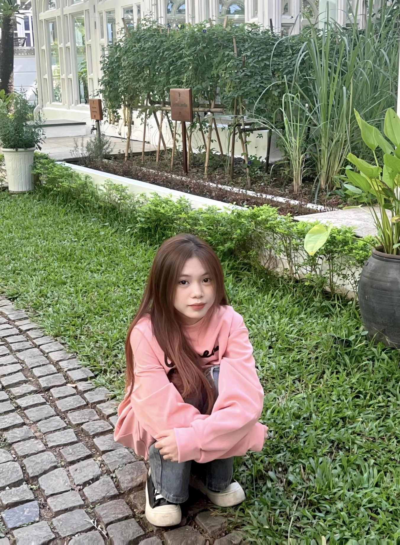 Bé Quỳnh FF: Cuộc Đời Và Sự Nghiệp