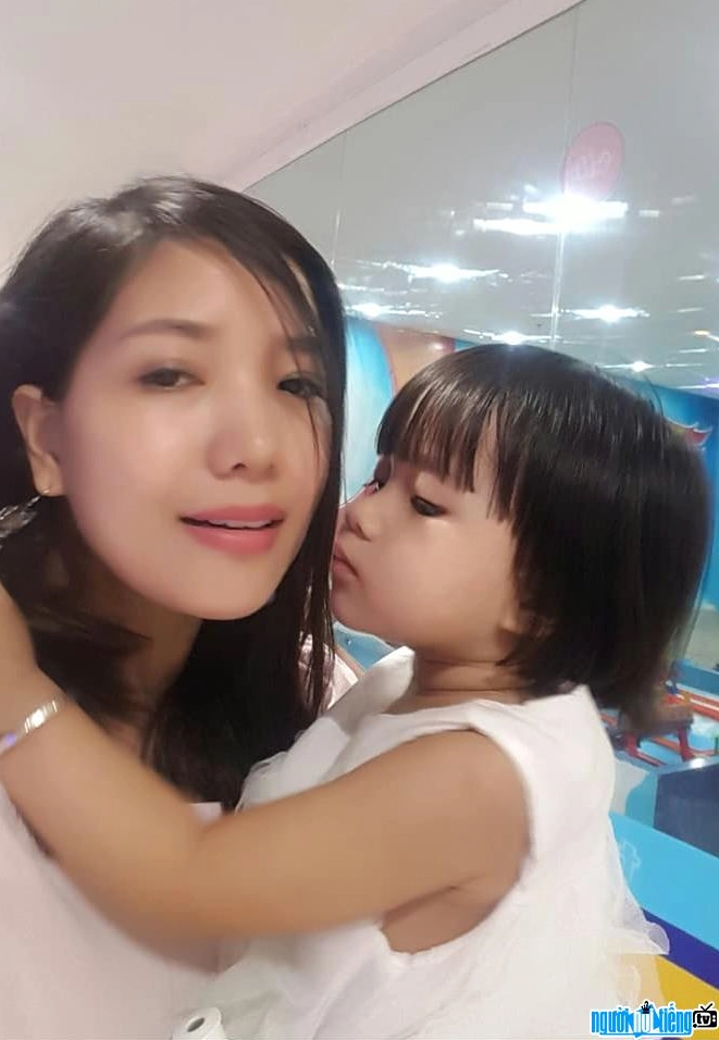 Ca sĩ Thúy Huyền và cô con gái thân yêu