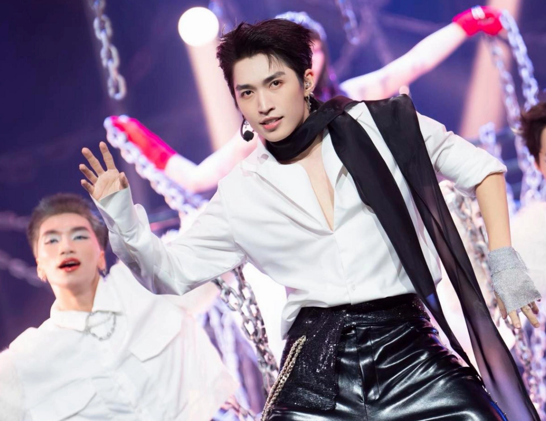 Cody Nam Võ tự tin thể hiện tài năng trong chương trình Anh trai say “hi”.
