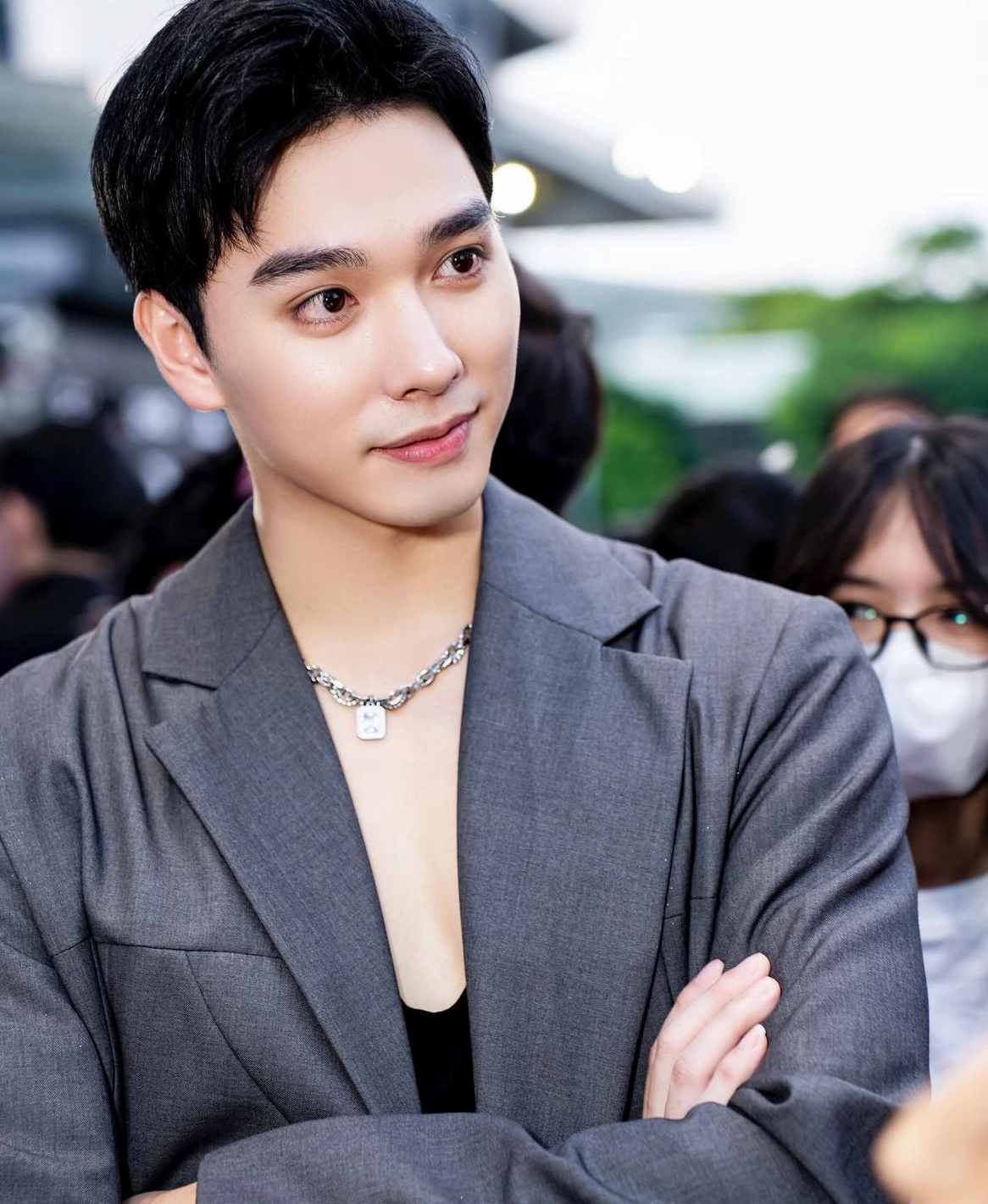 Diễn viên Hải Nam tươi cười
