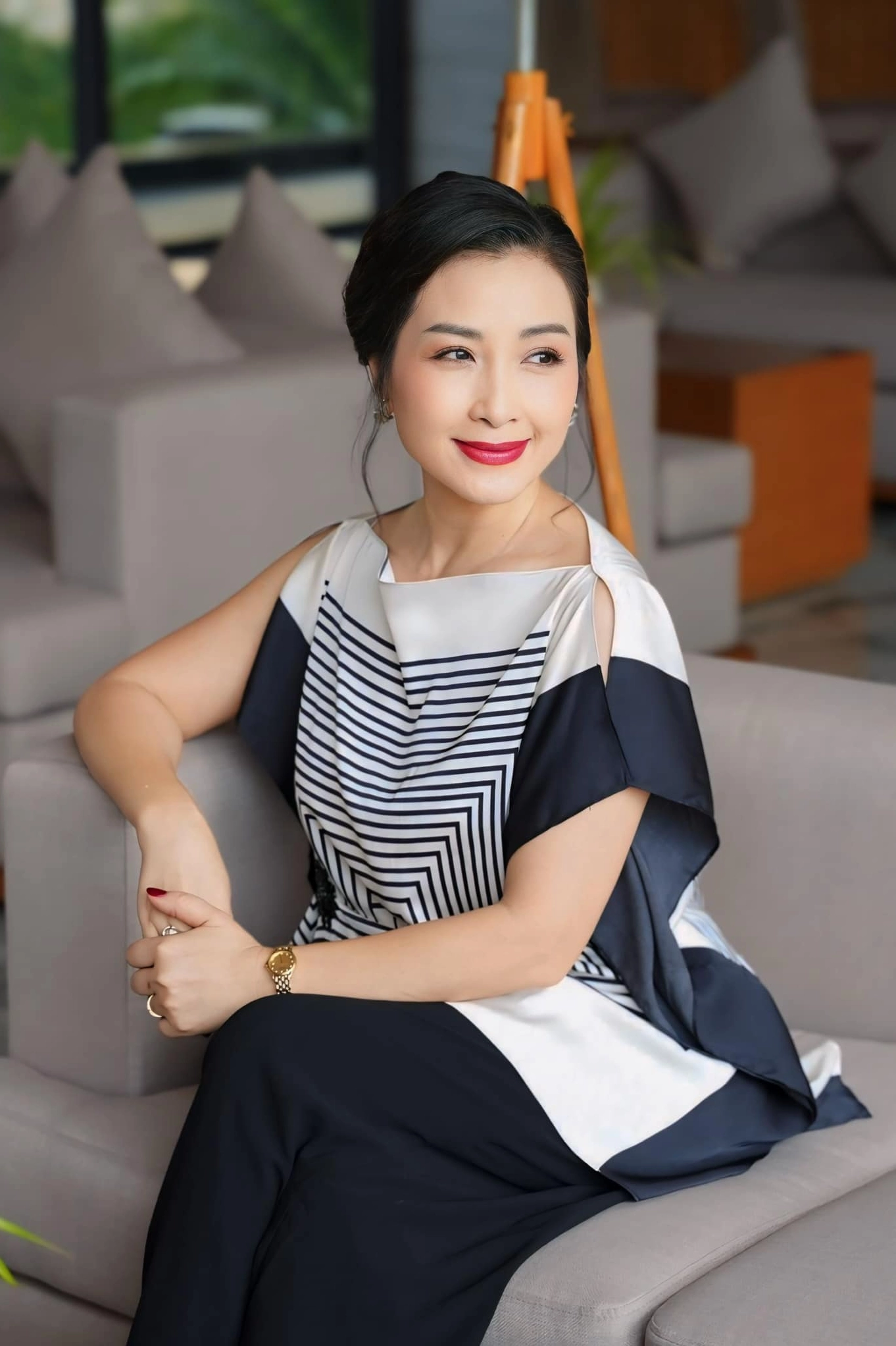 Diễn viên Khánh Huyền trong phim Gió ngang khoảng trời xanh.