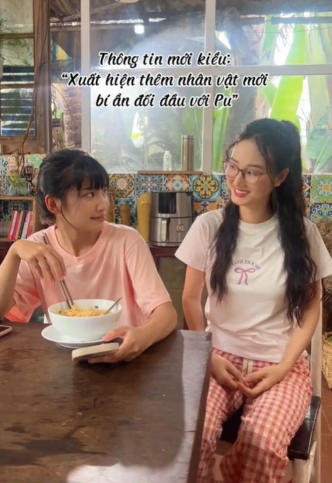 Diễn viên Khánh Ly trong phim Đi giữa trời rực rỡ