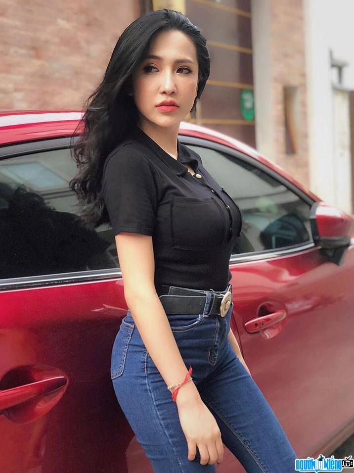 Diễn viên Viên Vibi sở hữu hình thể nóng bỏng