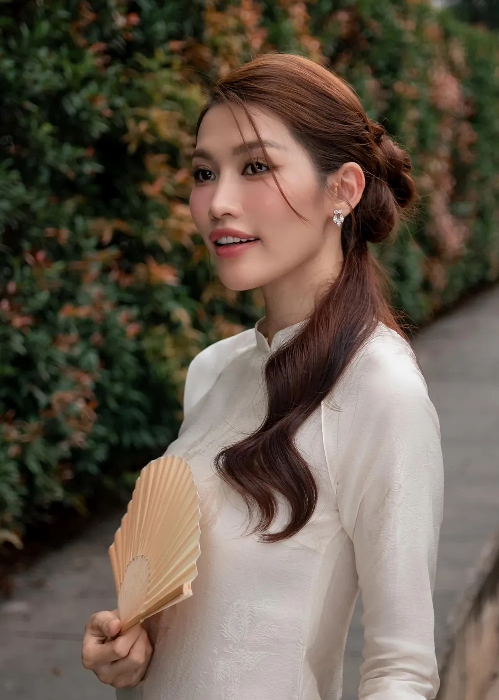 Fan cứng không thể bỏ qua hành trình của Chế Nguyễn Quỳnh Châu