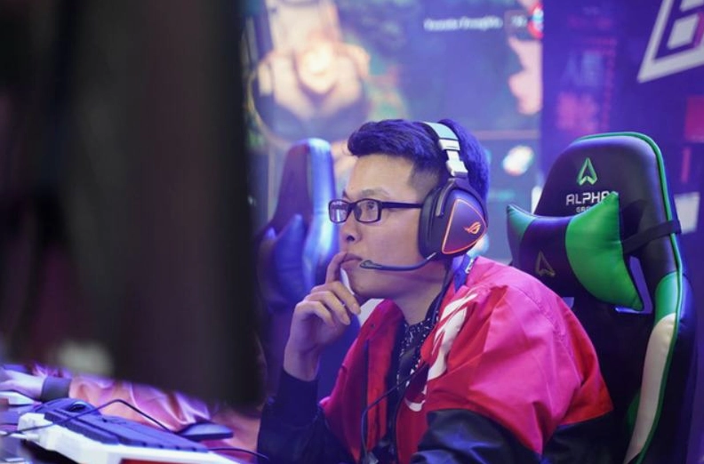 Game thủ LoL Trâu cày thuê là ai?