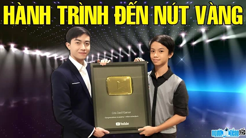 Hình ảnh Cris Devil Gamer giành được nút vàng YouTube