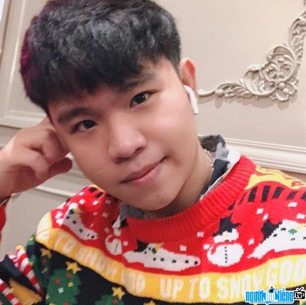 Hình ảnh đặc trưng của streamer Oops Buron