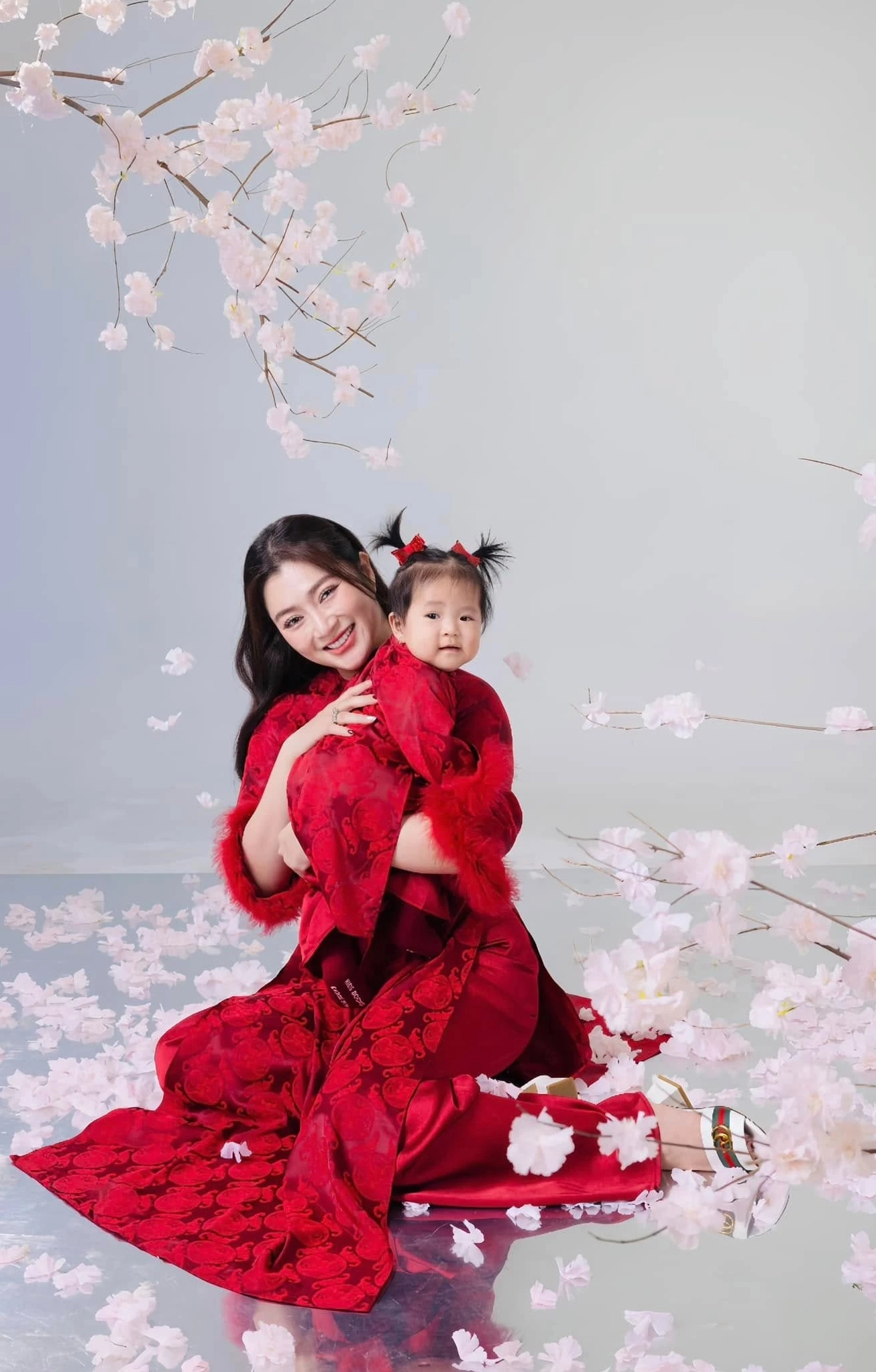 Hình ảnh gia đình Châu Khải Phong