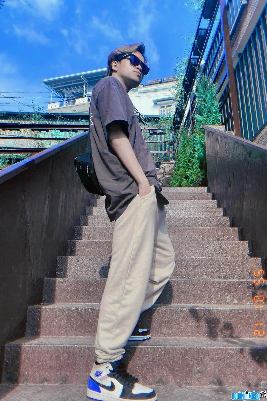 Hình ảnh youtuber Huy Noob tài năng