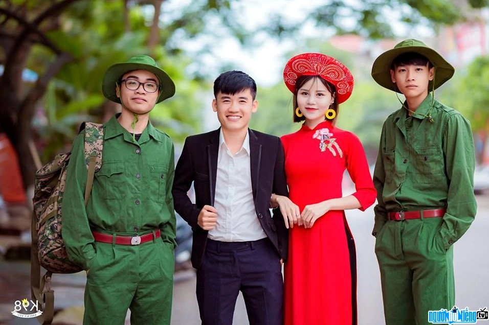 Hưng Vlog cùng các bạn diễn trong video