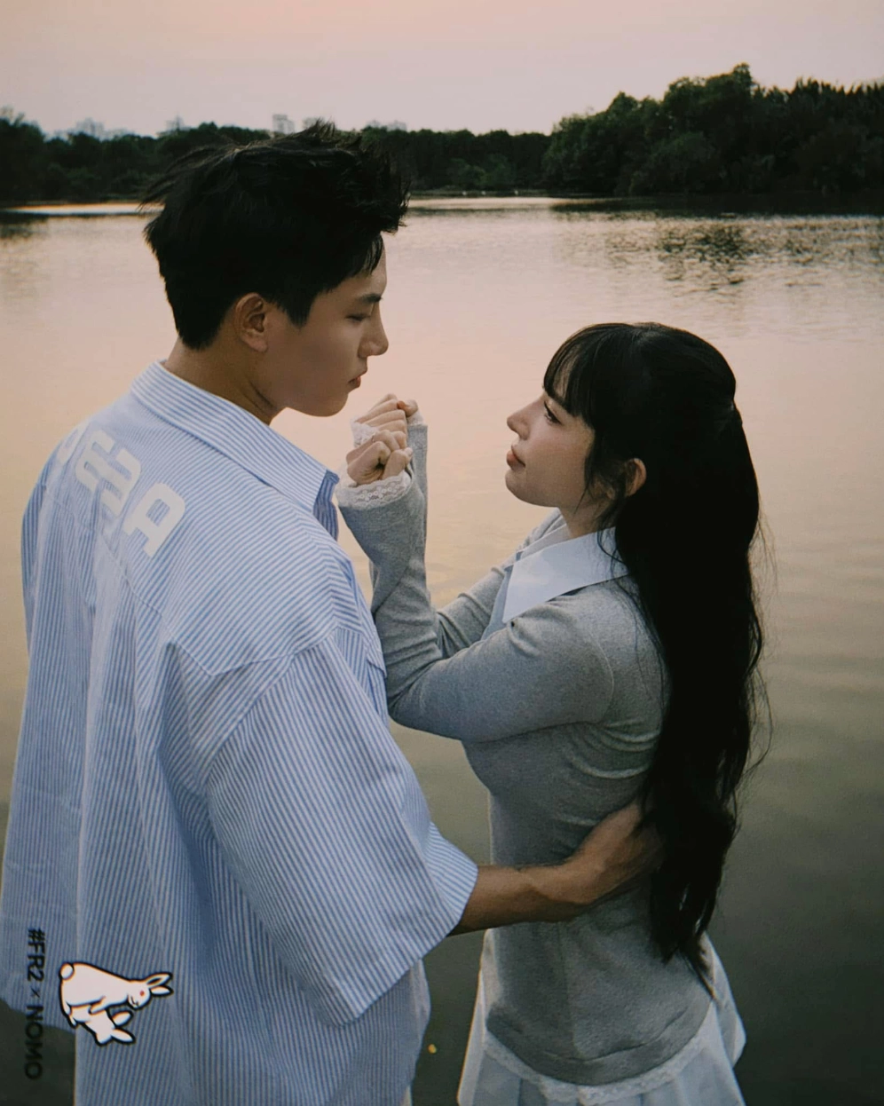 Kamui đang biểu diễn trên sân khấu, thể hiện sự chuyên nghiệp và đam mê.