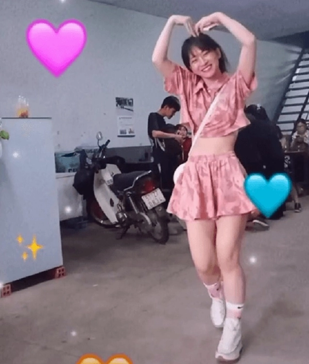 Lê Bống trong một sự kiện.