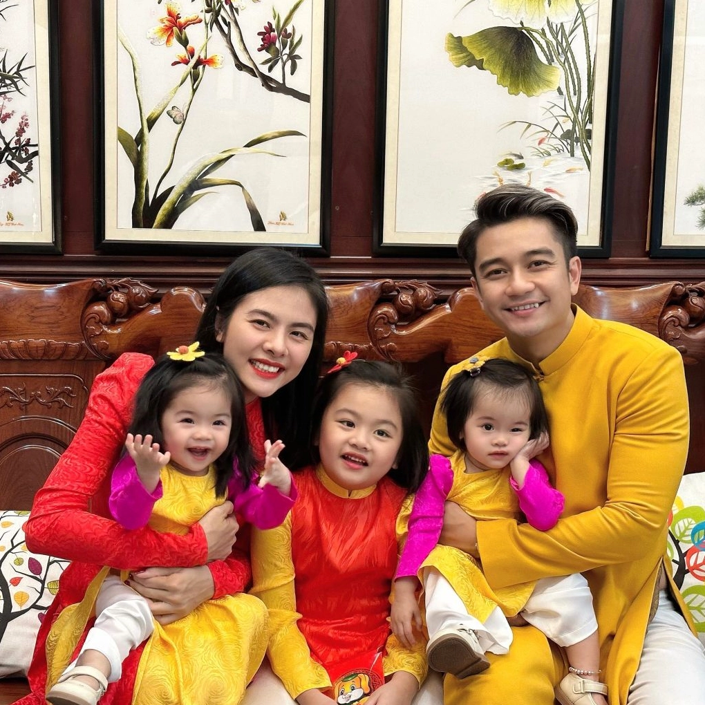 Lê Hữu Quân bên diễn viên Vân Trang