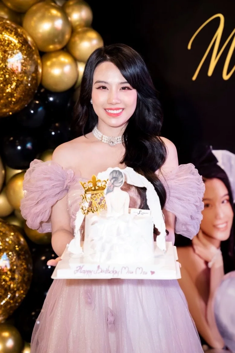 Linh Miu trong sự kiện đón sinh nhật tuổi 30