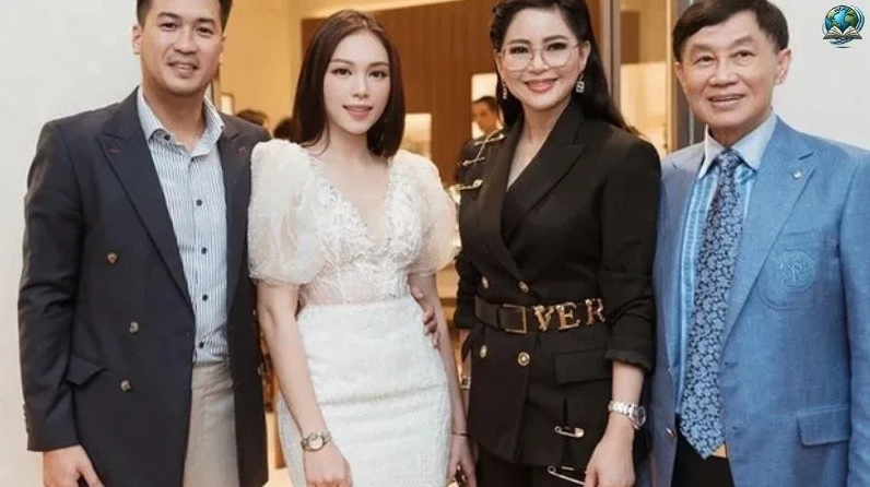 Linh Rin tươi tắn trong trang phục đời thường