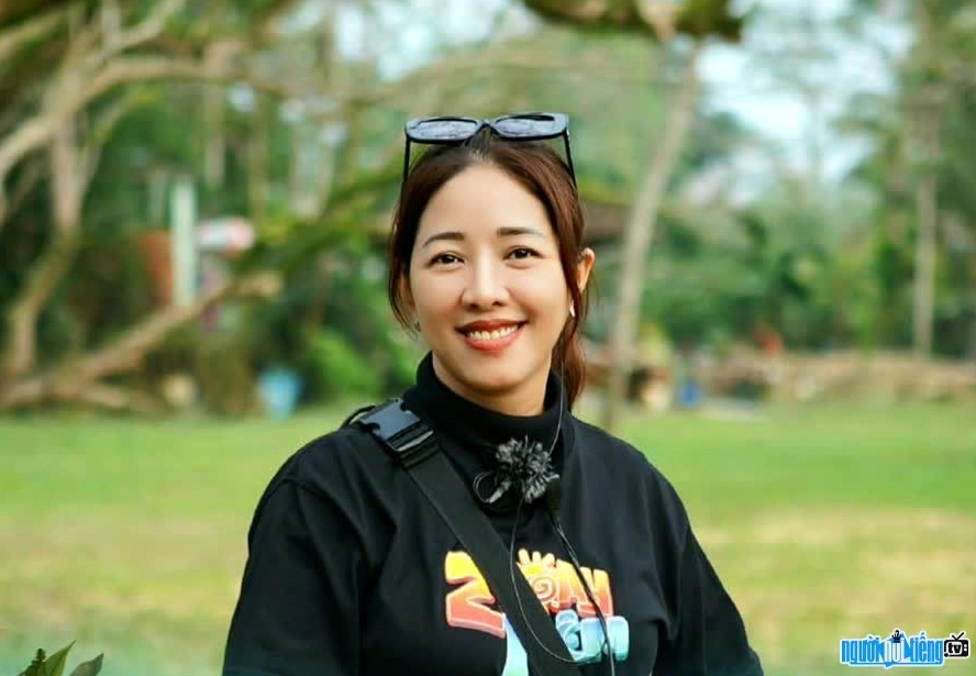 Mai Thắm với vẻ ngoài chuyên nghiệp.
