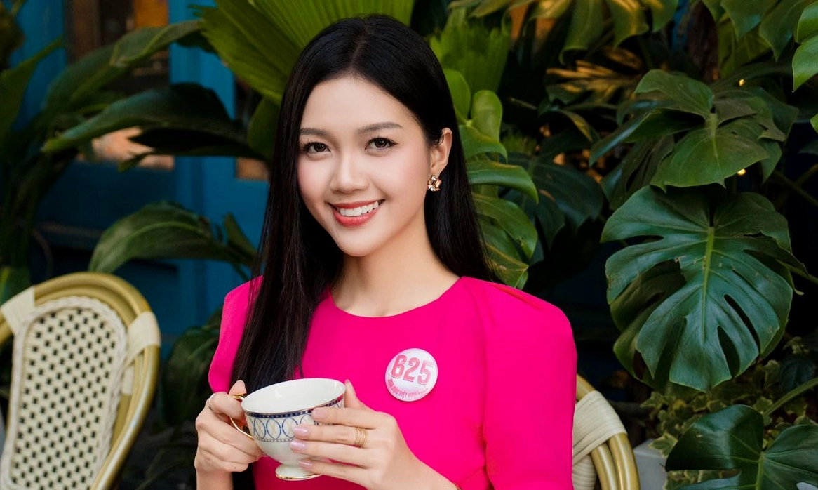 MC Mỹ Vân hát nhạc