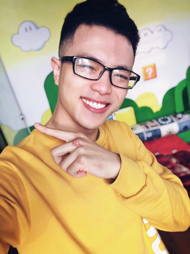 Mr. Vịt tự hào về mẹ quét rác