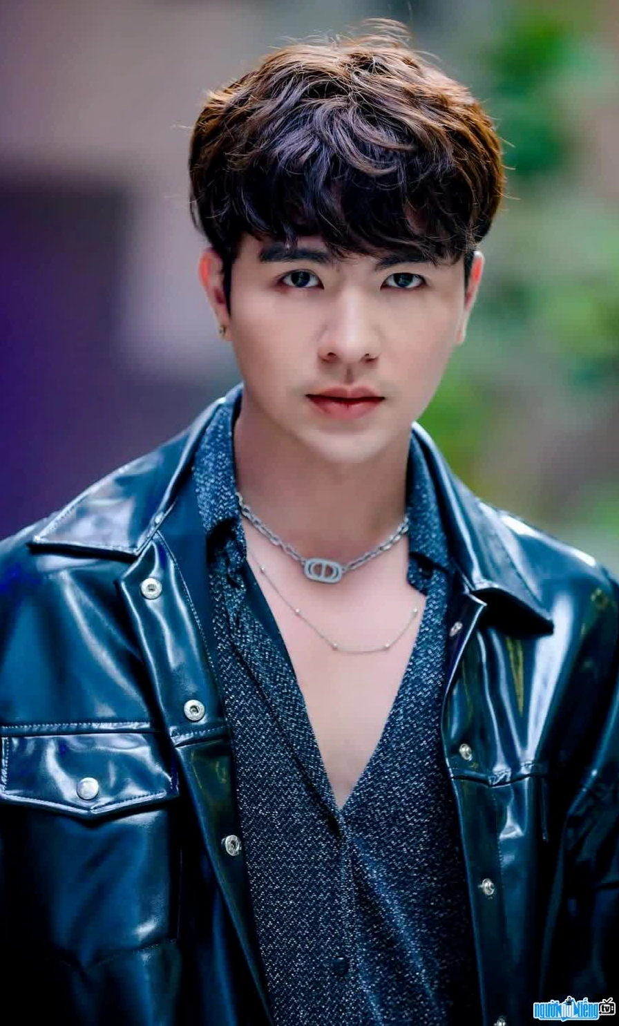 Ngoại hình cuốn hút của Seven Nguyễn