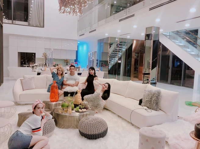 Ngọc Trinh với vẻ ngoài cuốn hút