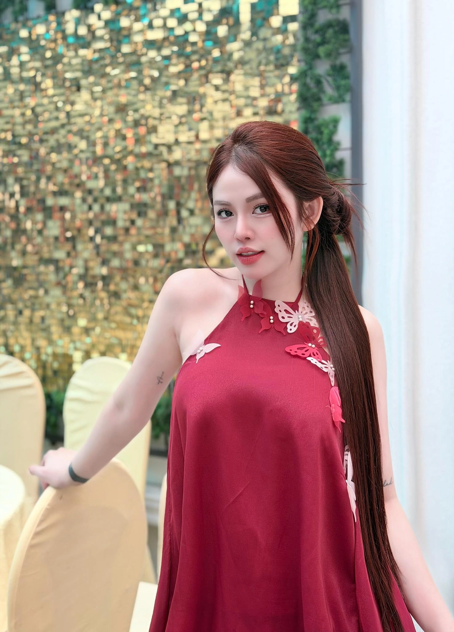 Nữ ca sĩ Tuệ Ny trong một buổi biểu diễn