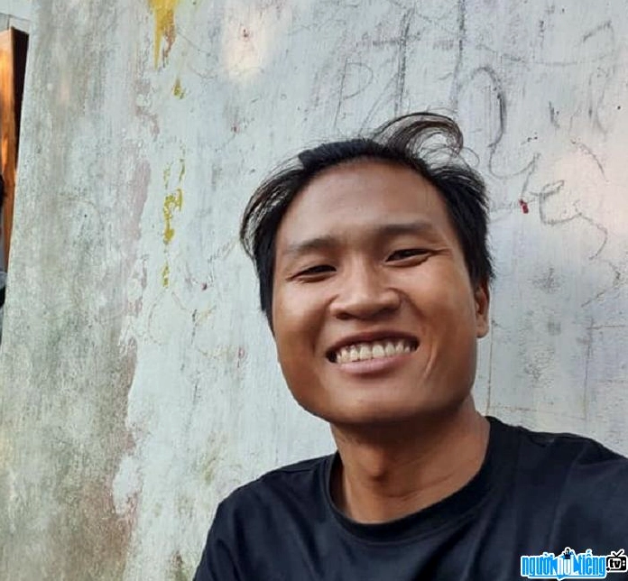 Nụ cười hiền hậu của YouTuber Tiến Black