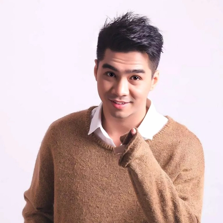 Pewpew bỏ học đại học để theo đuổi nghề streamer