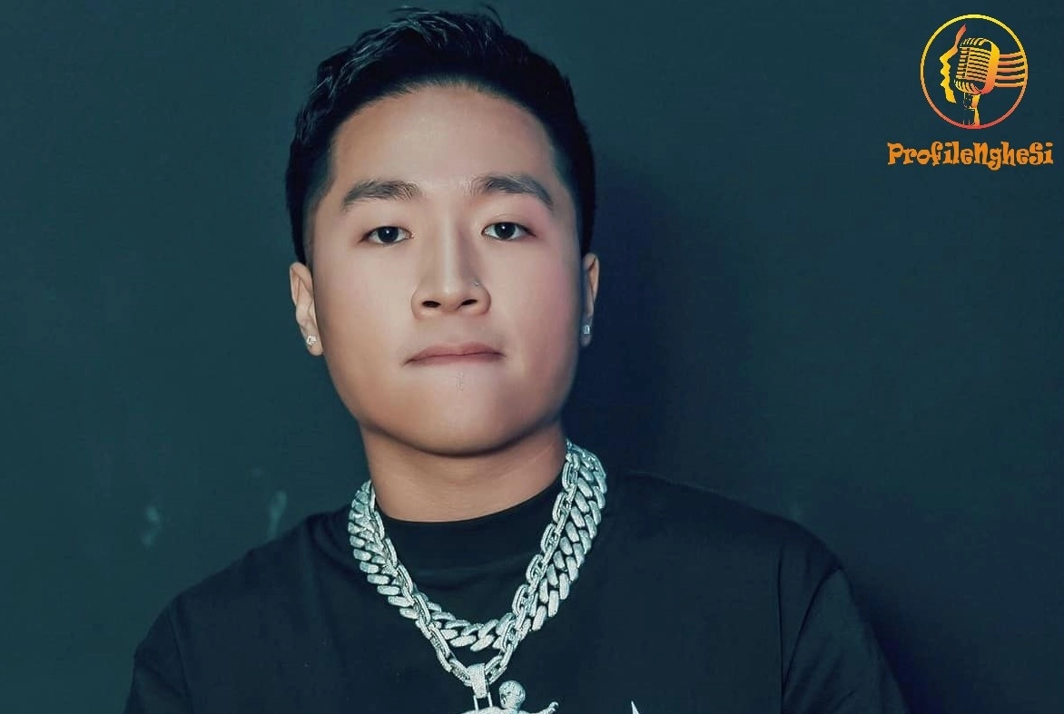 Rapper Right là ai?