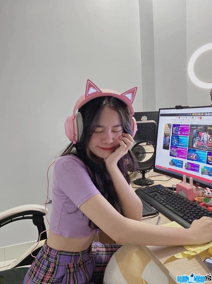 Sammy Đào trong một video vlog