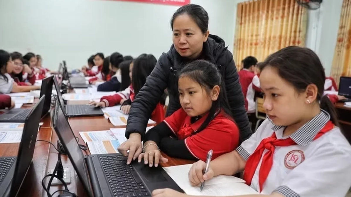 Tái đào tạo nhân sự - Thông tin liên quan đến thị trường lao động và thời điểm