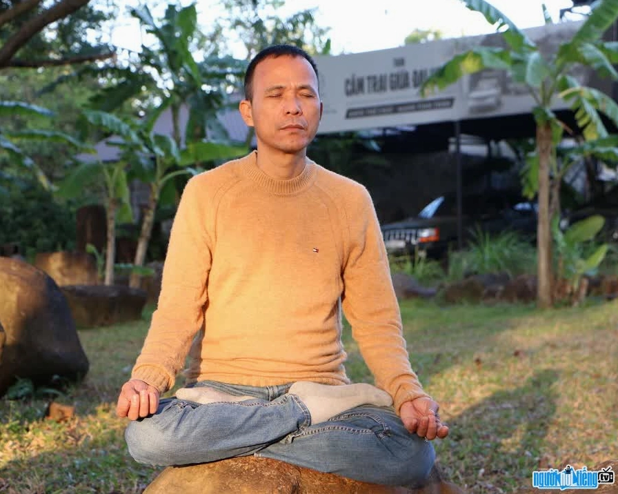 Tần Nguyễn là thiền giả chia sẻ triết lý sống