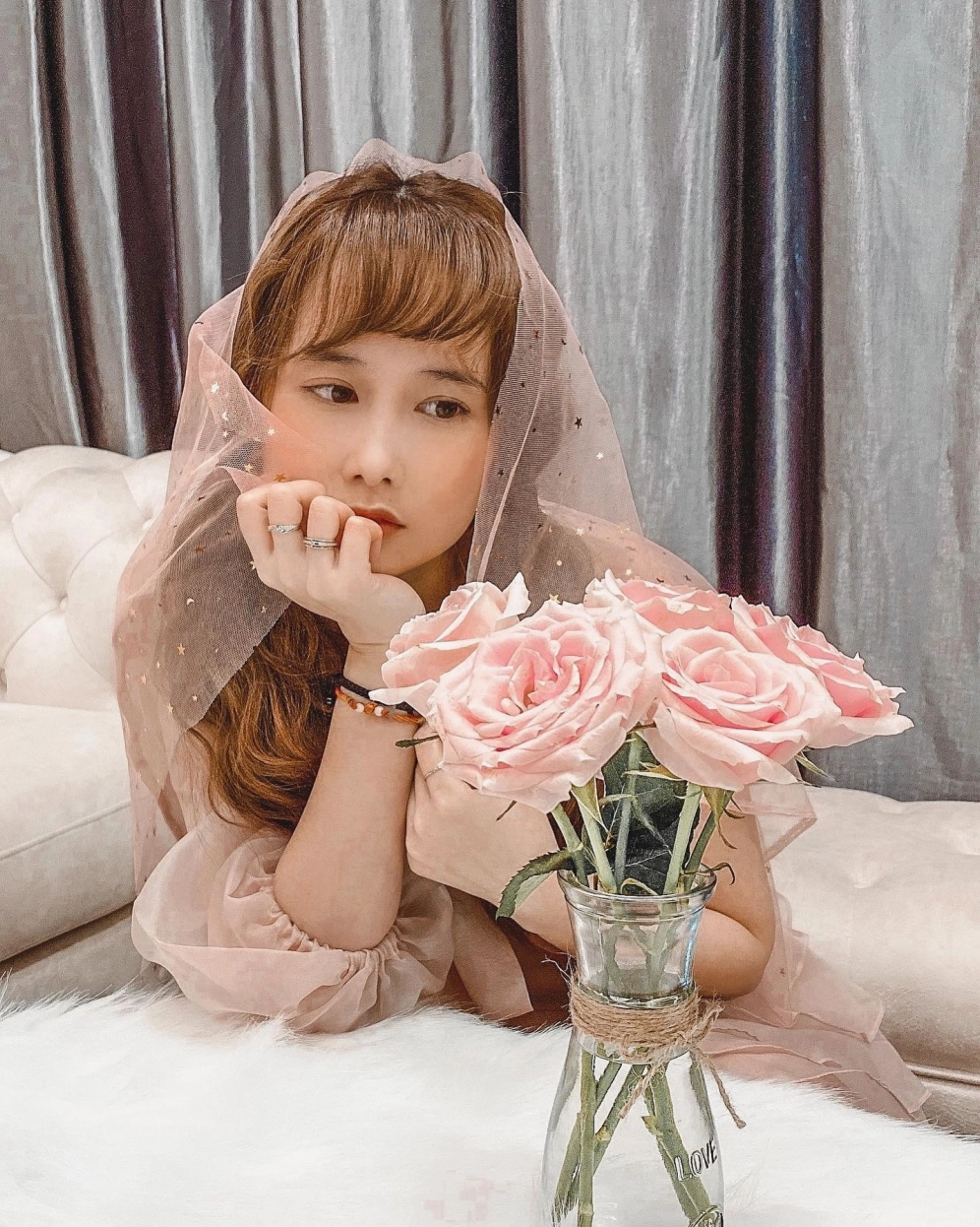 Tiểu sử Mai Quỳnh Anh cho thấy cô là người giàu lòng nhân ái.