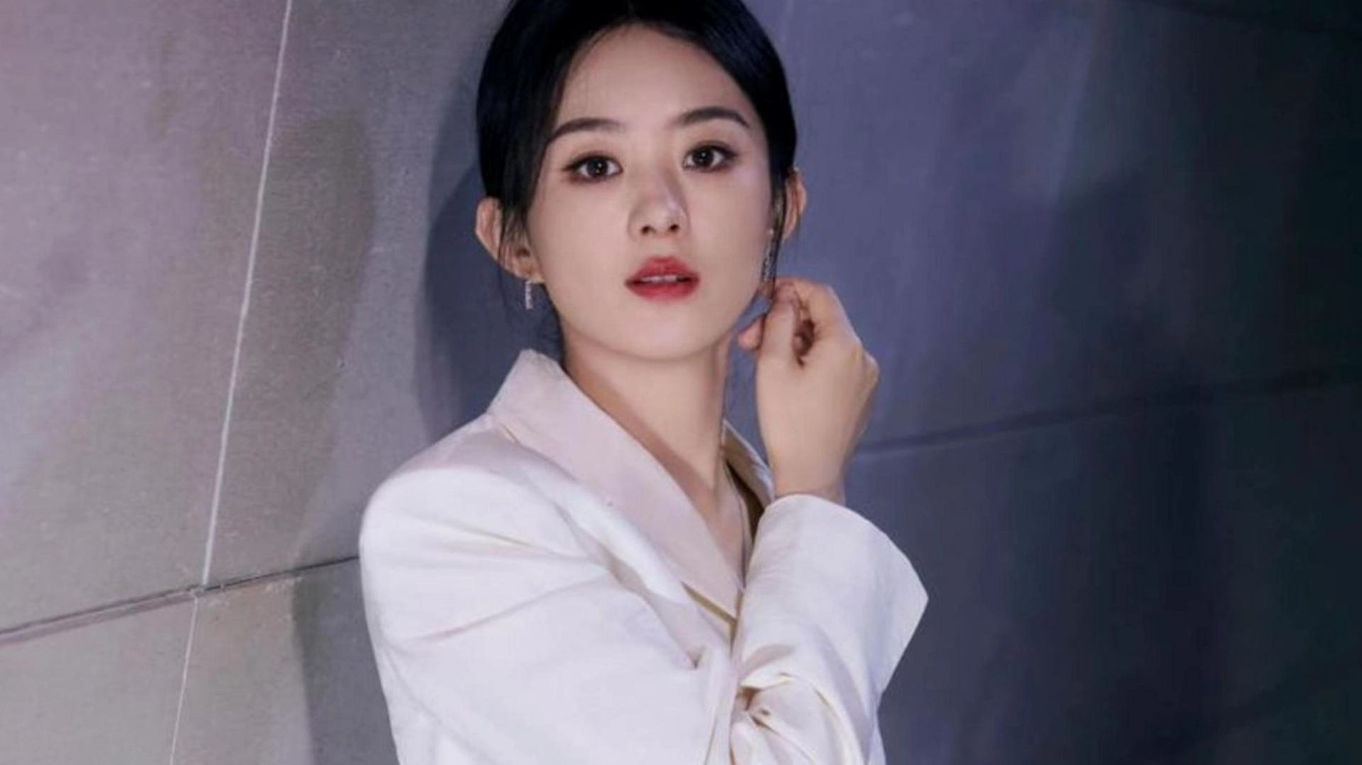 Triệu Lệ Dĩnh với phong cách thời trang ấn tượng