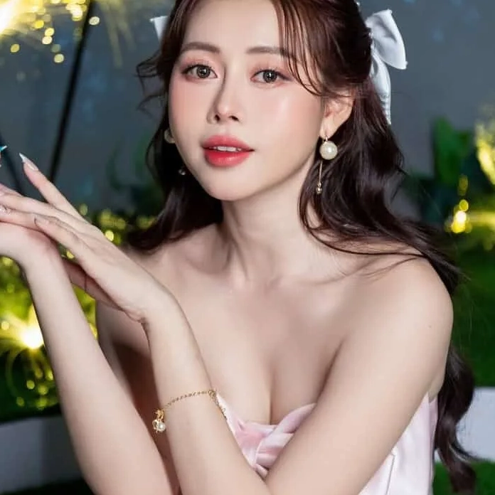 Việt Phương Thoa: “Chị Google” từ bưng bê quán ăn đến TikToker hàng đầu