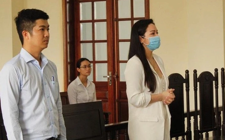 Vụ ca sĩ Nhật Kim Anh tranh chấp quyền nuôi con