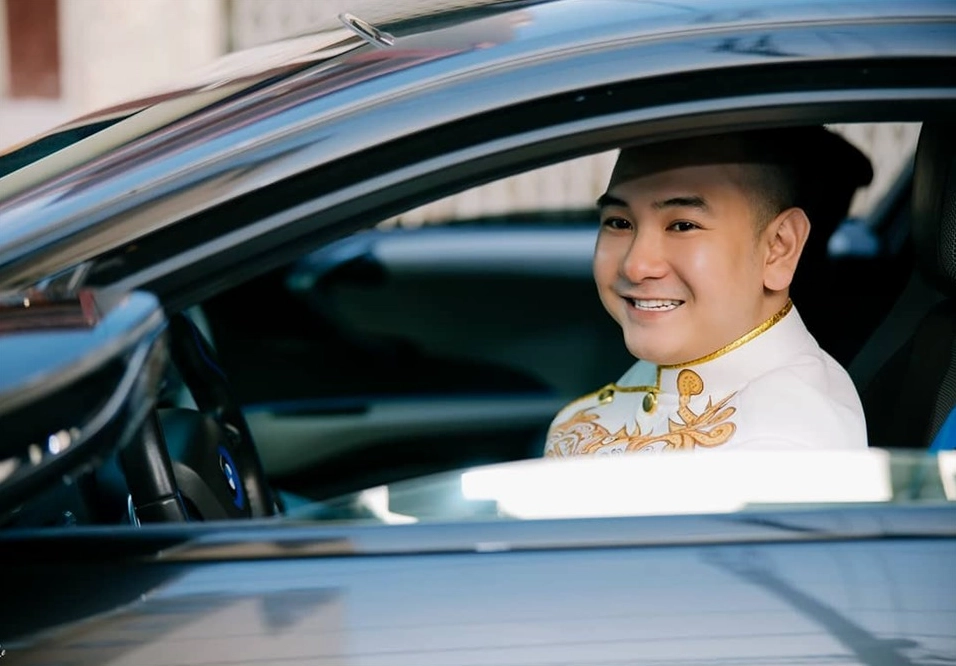 Xemesis với vẻ ngoài điển trai