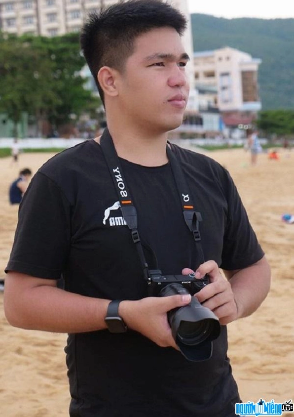 Youtuber Trường Quân TQ97 Gaming đang chơi game