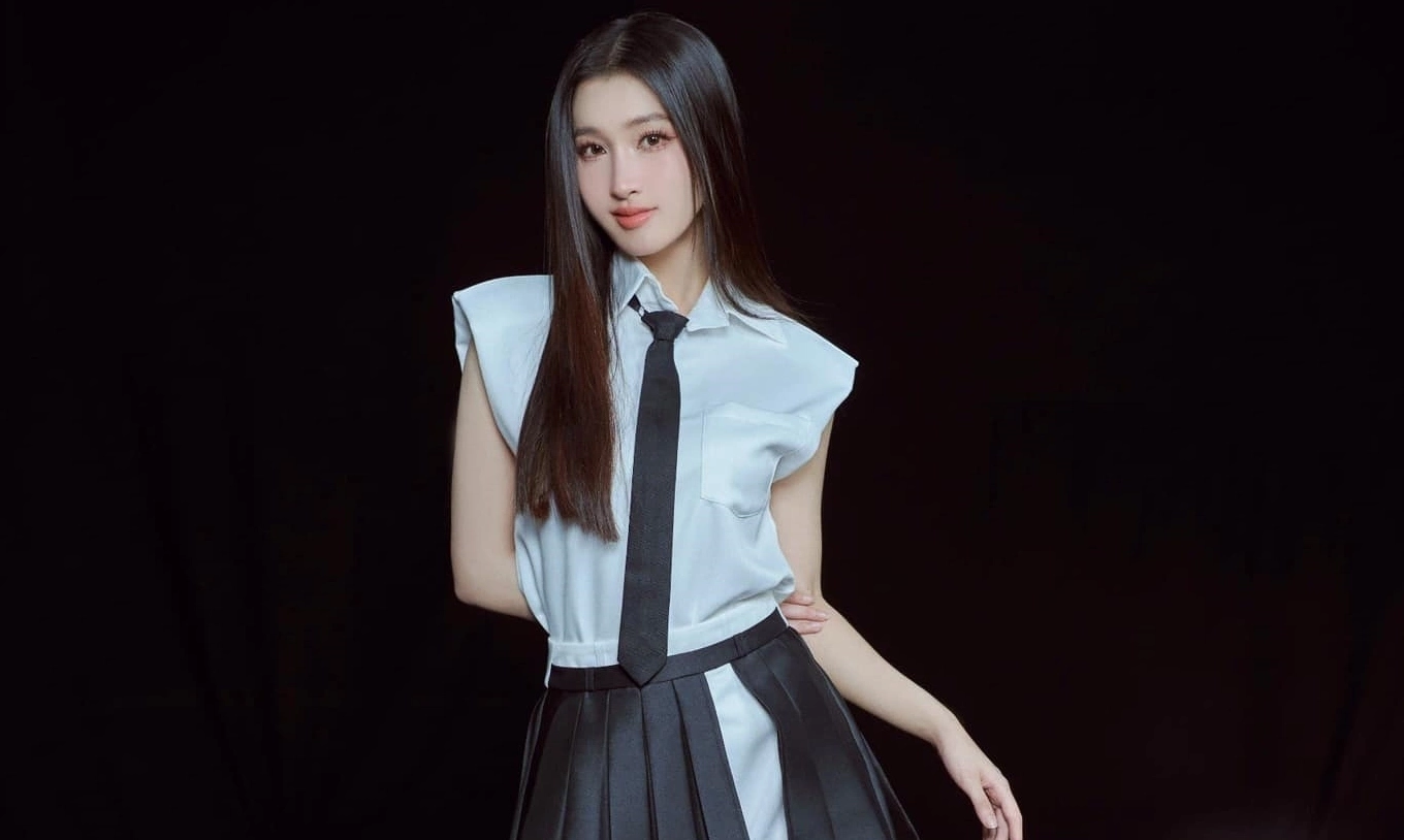 Á hậu Phương Nhi khoe vũ đạo
