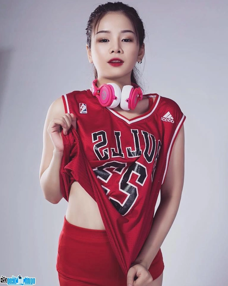 Ảnh chân dung DJ Mie