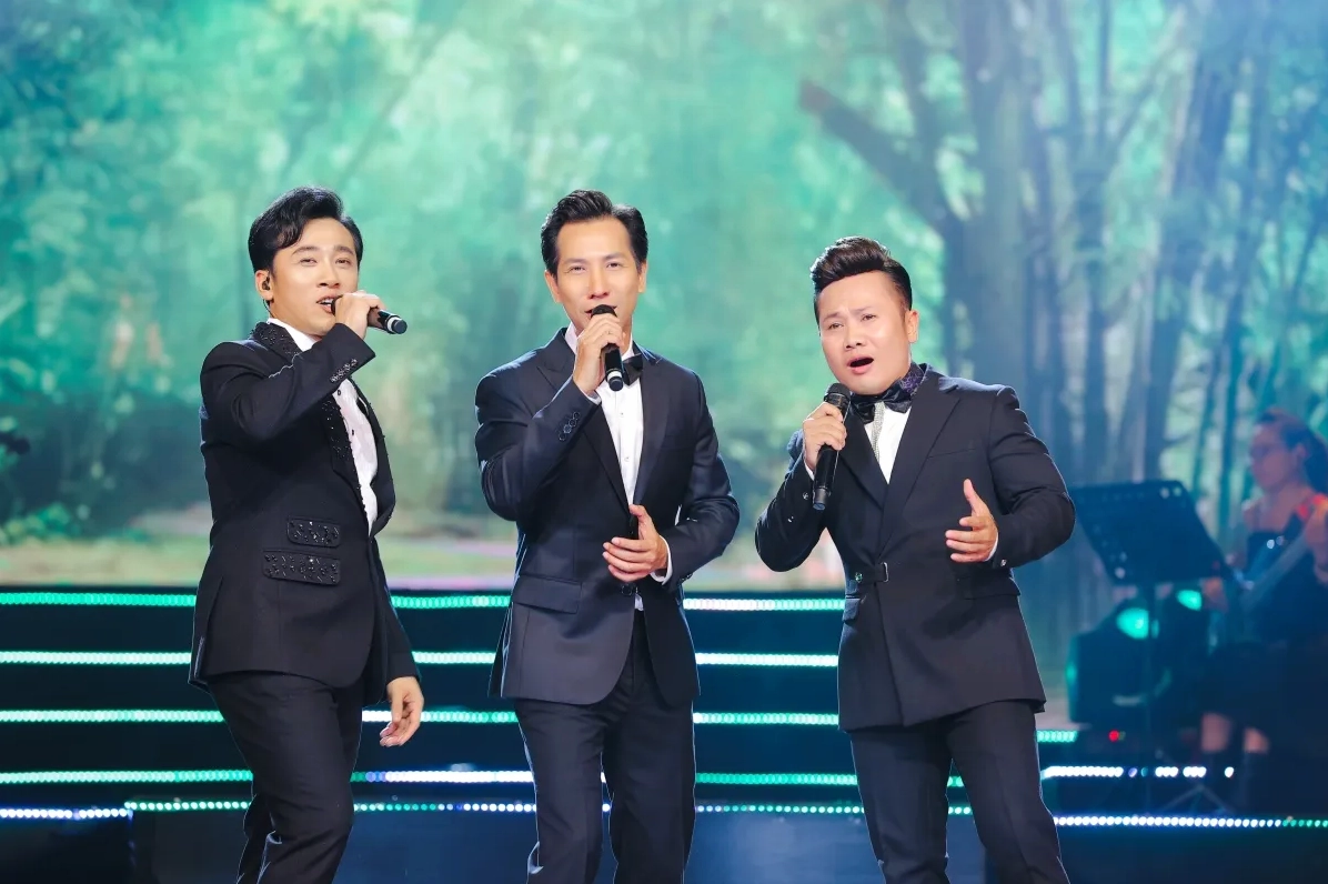 Ca sĩ Quang Hào thể hiện niềm đam mê âm nhạc