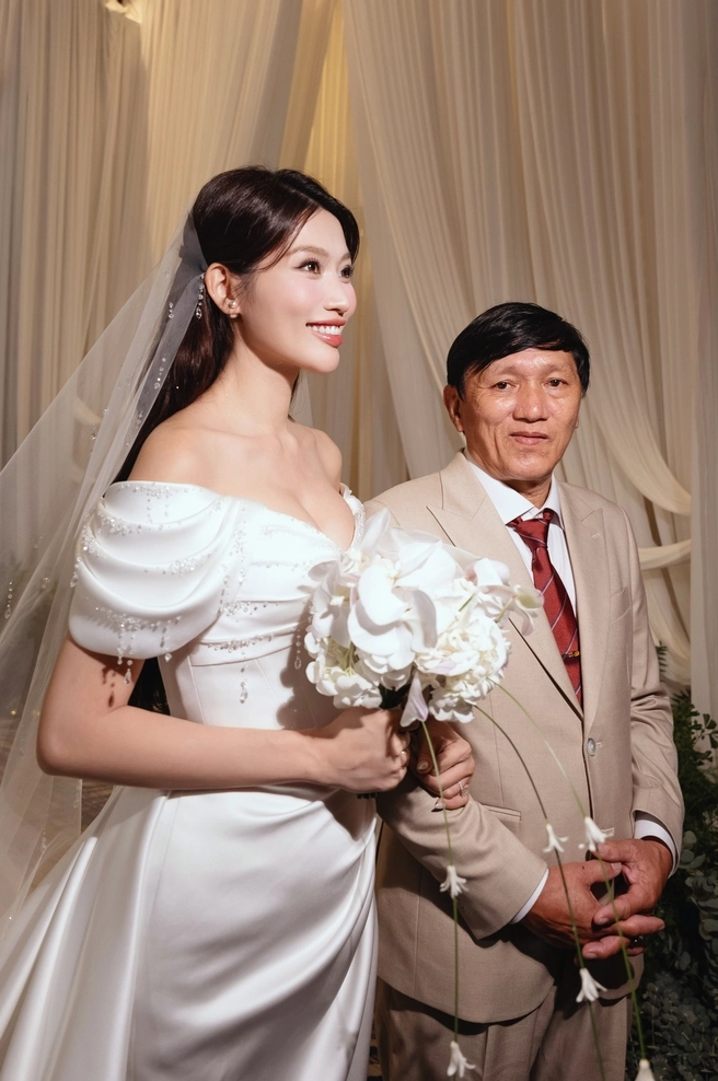Đám cưới Quỳnh Châu và thiếu gia: Cô dâu khóc nức nở, dàn nghệ sĩ