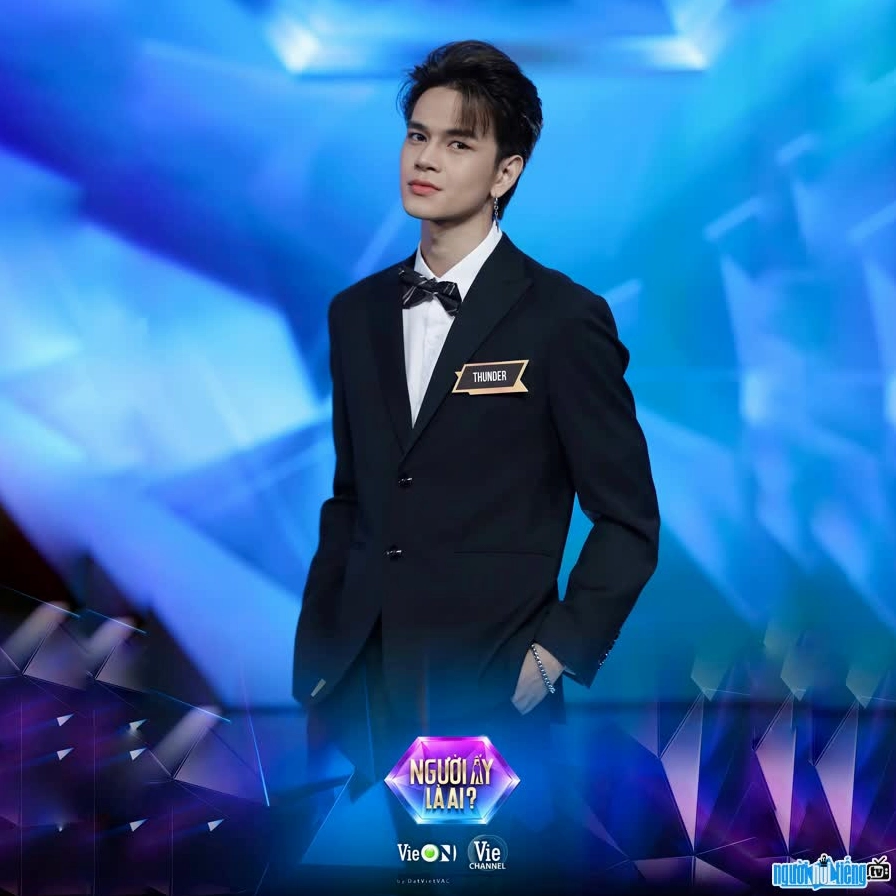 Dancer ThunDer Pham trong chương trình Người Ấy Là Ai