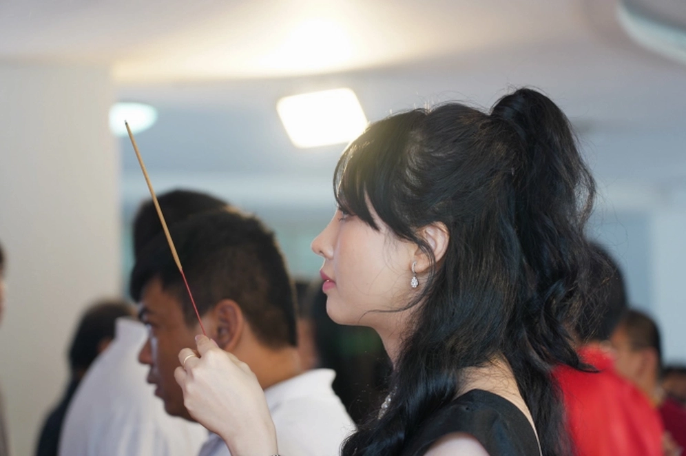 Diễn viên Lucy Như Thảo: Tôi may mắn được hưởng lộc Tổ từ khi mới vào nghề - Ảnh 1.
