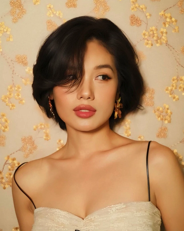 Diễn viên Trâm Anh tươi tắn