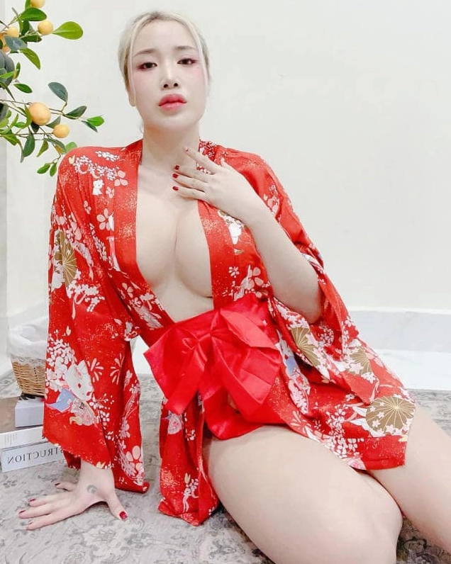 Dương Nguyệt Cầm với nét quyến rũ