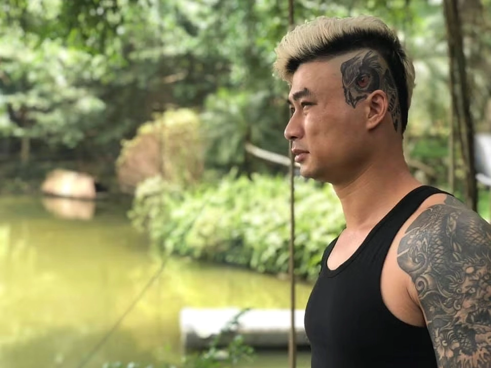 Duy Hưng trong phim Ga-ra Hạnh Phúc